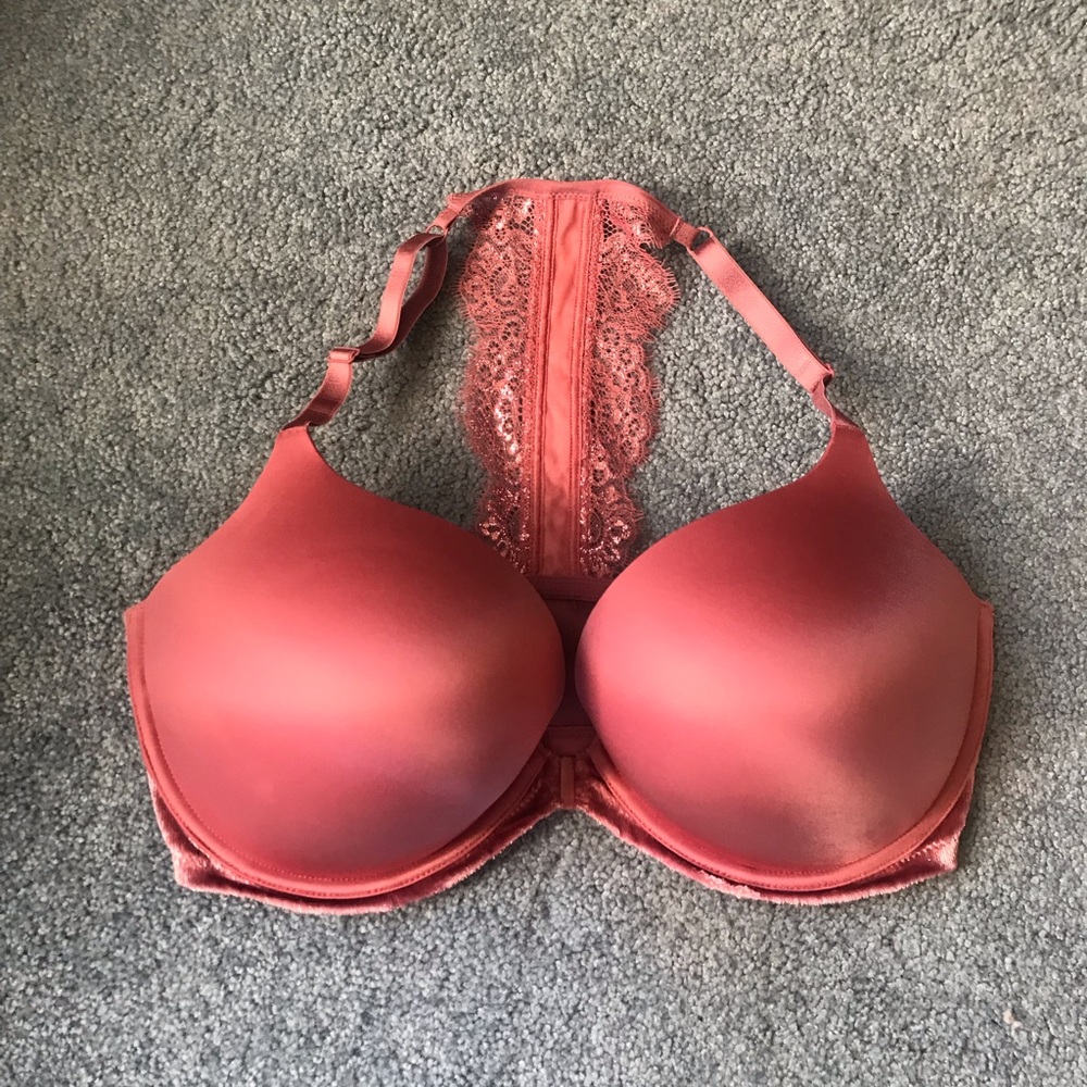 NWOT Victoria’s Secret Bombshell Bra 38DD